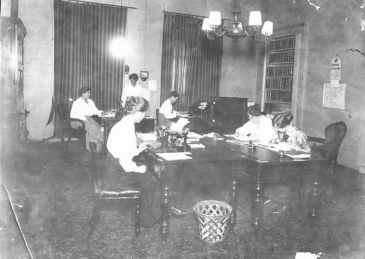 SRG 770/40/308 Volunteers at Red Cross Headquarters