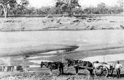 Low river at Waikerie with the river bed exposed